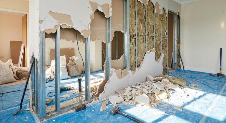 Démolition de cloisons : étapes clés pour réussir